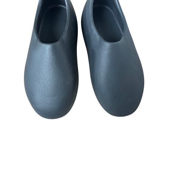 Yeezy Slides Slippers YZY SL-01 Black Size 4 - New - Picture 10 of 11